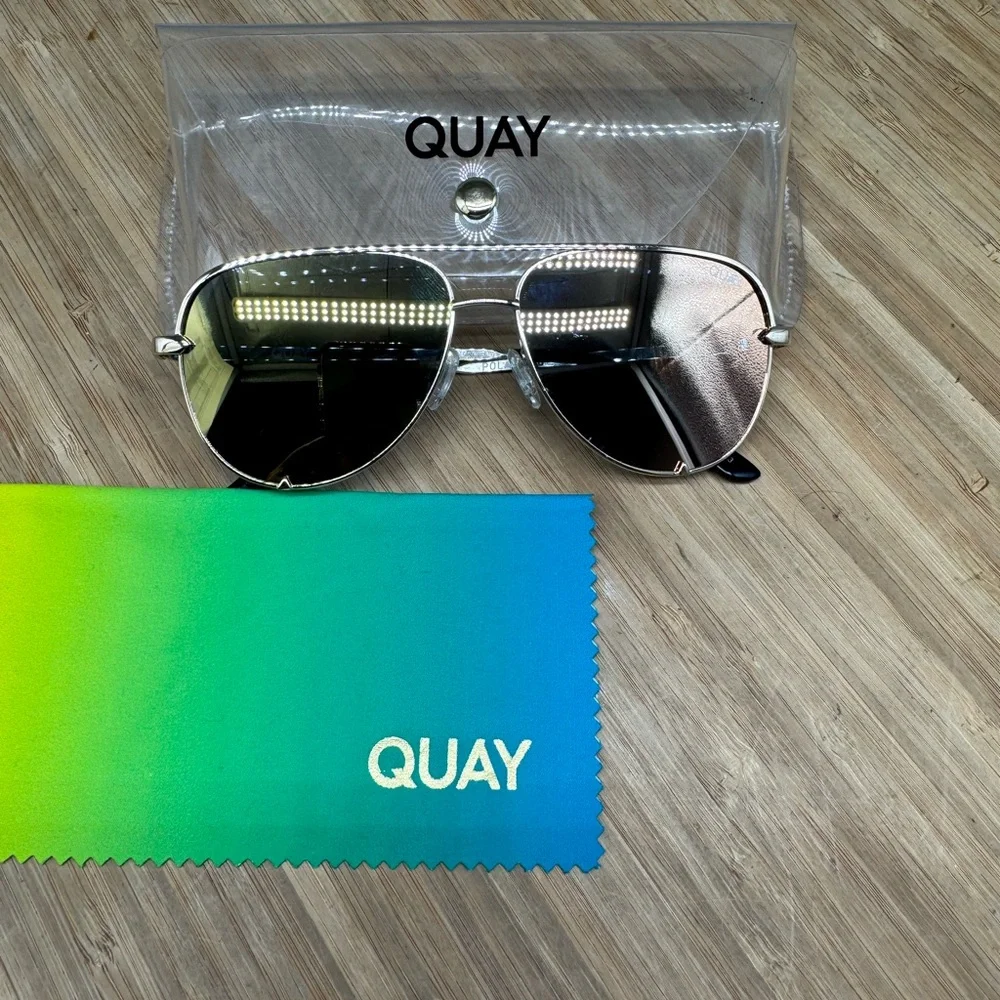Quay‎ High Key Mini 126 Sunglasses Gold Polarized Display